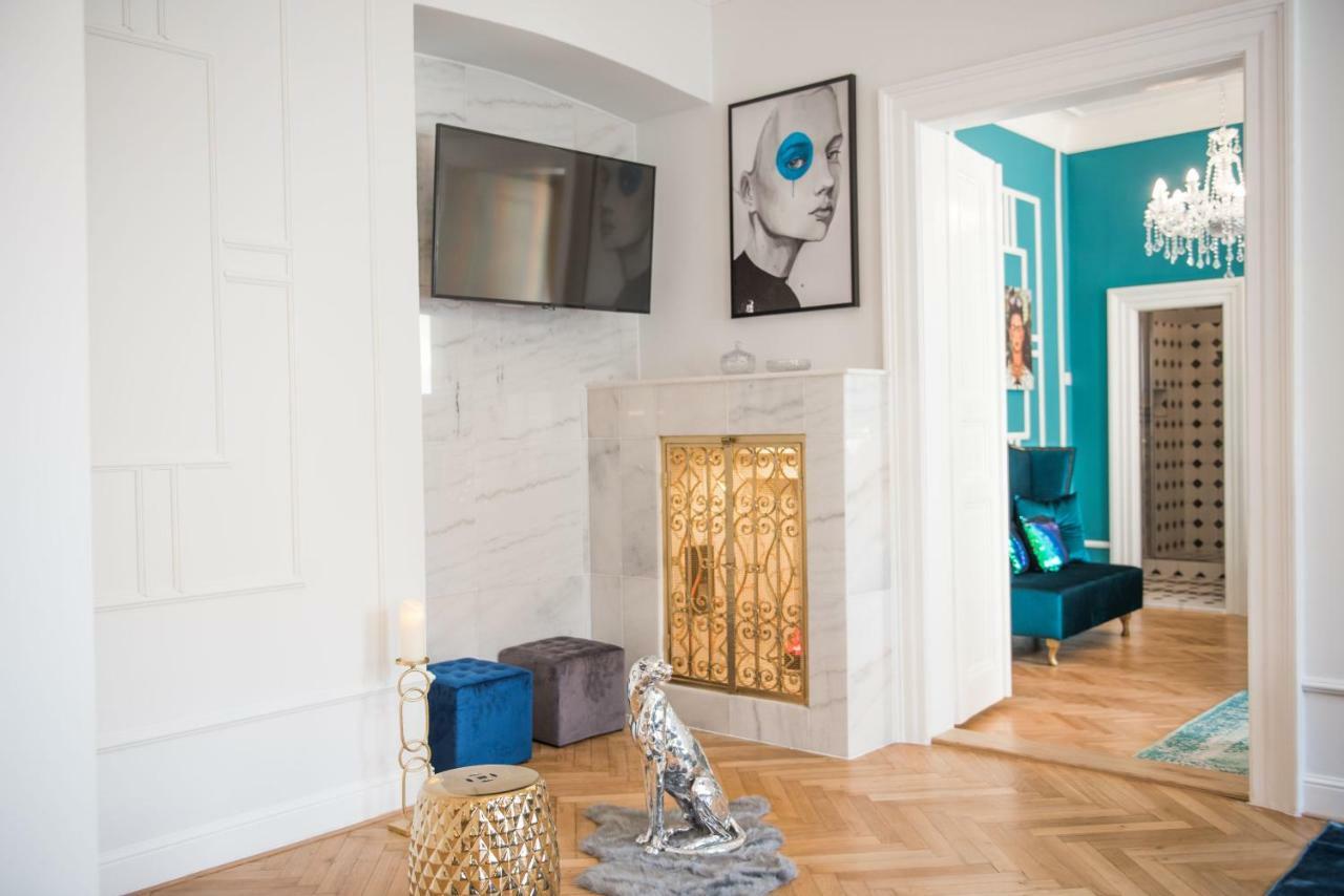 Glamour Frida Apartment Прага Екстериор снимка