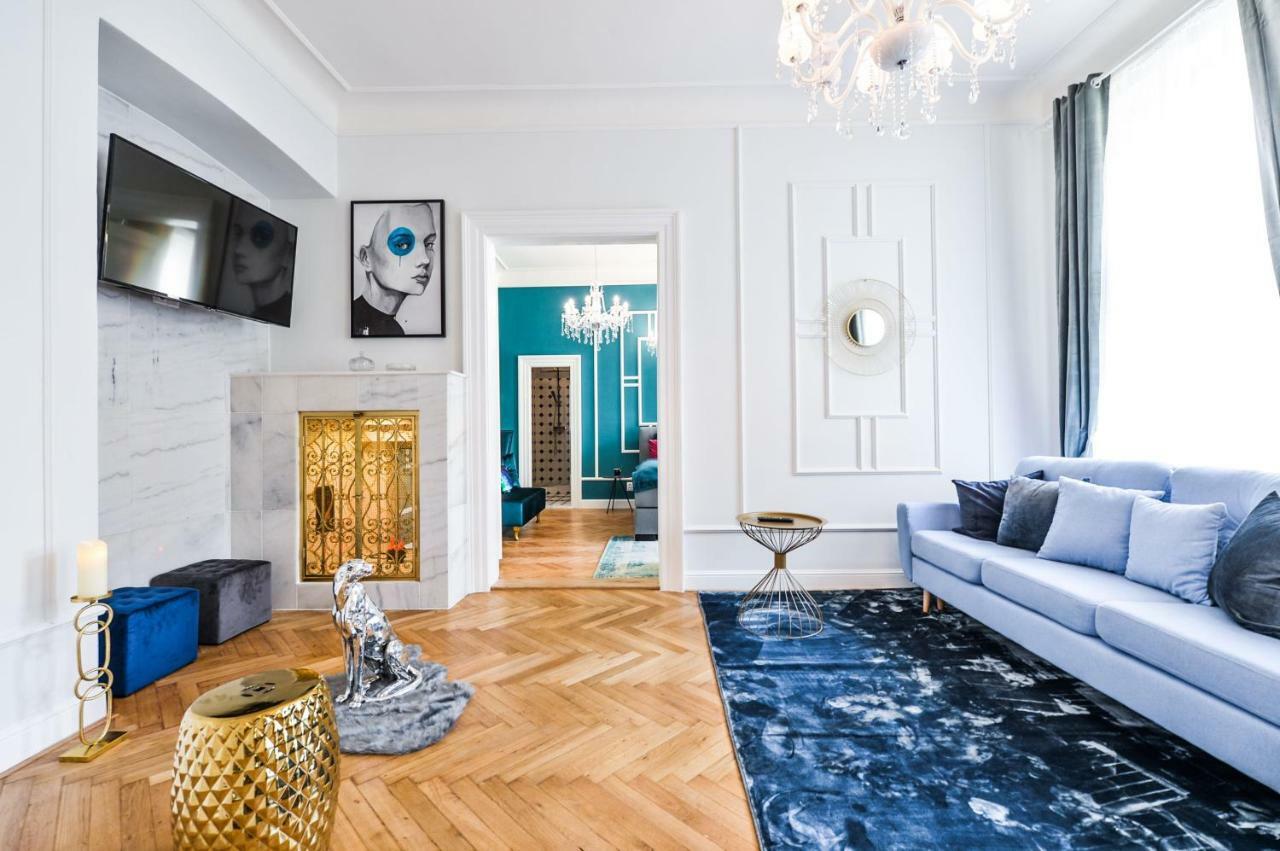 Glamour Frida Apartment Прага Екстериор снимка