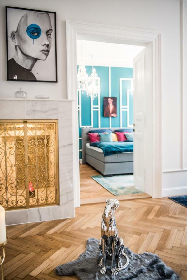 Glamour Frida Apartment Прага Екстериор снимка